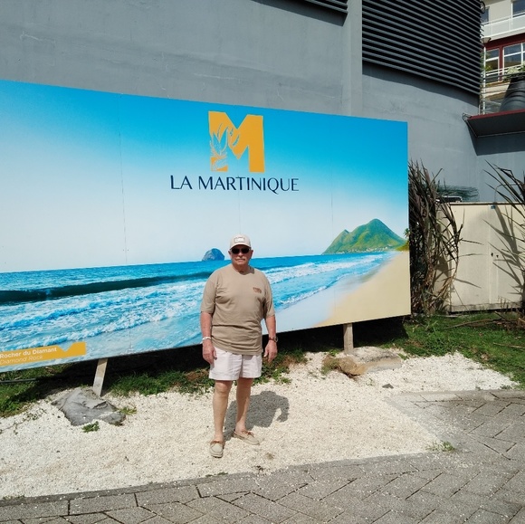 Meet your Posher, George - Picture 1 of 1